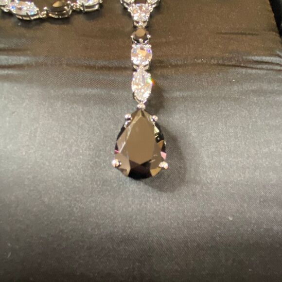 Formal Jewelry Park Lane Crystal & Black Stone Necklace Bracelet Earring Set - Picture 6 of 9